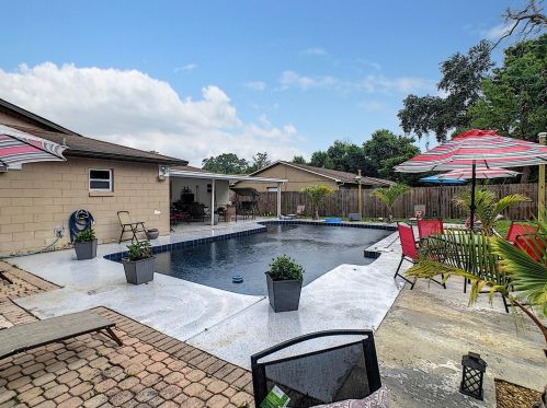 2425 Franklin Dr, Kissimmee FL 34744-2725 exterior