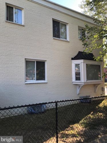 5035 Sargent Rd, Washington, DC 20017-2858