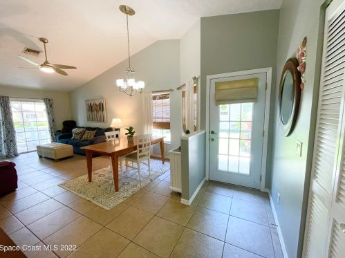 1928 Sixty Oaks Ln, Vero Beach, FL 32966-1077