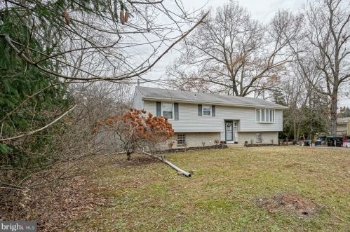 207 Walnut Ave, Berlin Boro, NJ 08009-9454