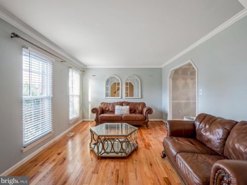 6106 Ozack Ct, Woodbridge, VA 22193-3983