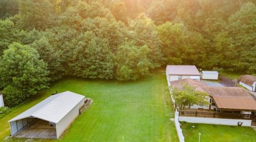 731 Hillville Rd, Karns City PA  16041-3303 exterior