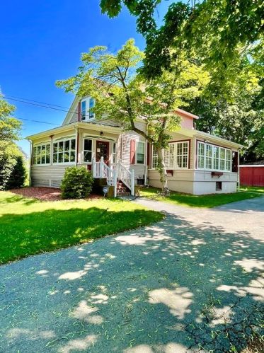 42 Pearl St, Brockton, MA 02301-2818