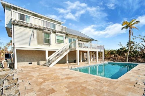 215 Robinwood Cir, Sanibel FL  33957-5722 exterior