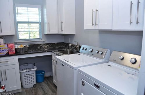 8563 Juneau Ct, Saint James City FL  33956-0032 exterior