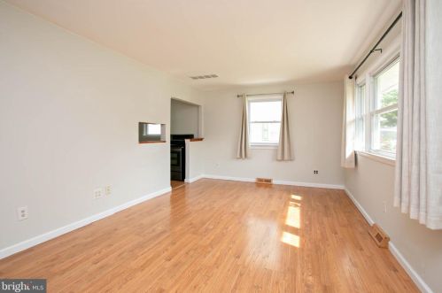 121 Hannold Blvd, West Deptford NJ  08096-1815 exterior