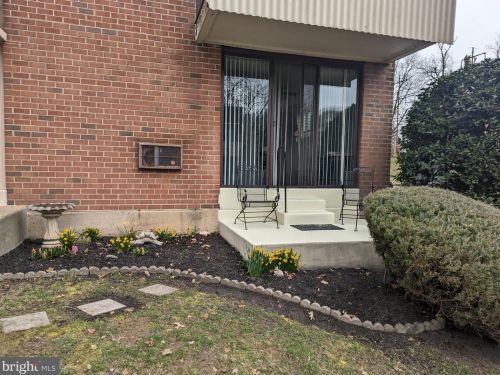 100 Glenolden Ave, Manor PA  19036-2264 exterior