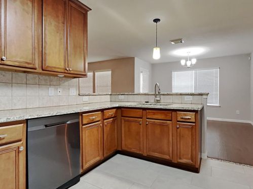 1905 Plum Falls Ln, Pearland TX  77581-3605 exterior