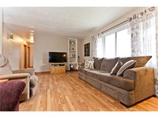 420 Valleyview Dr, Midway, IA 52302-5858