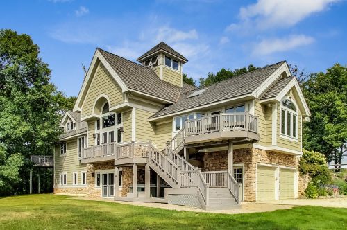 2842 Moelter Dr, Lake Geneva, WI 53147-5512
