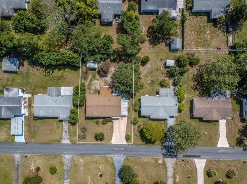 9 Davis St, Beverly Hills FL  34465-3615 exterior