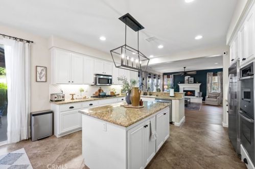 45730 Shasta Ln, Temecula CA  92592-1383 exterior