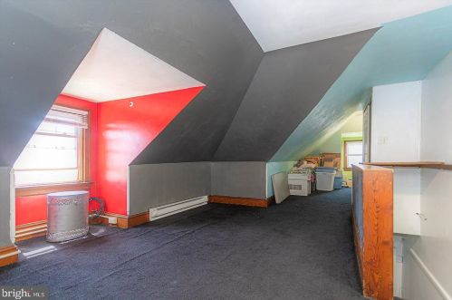 617 Derstine Ave, Lansdale PA 19446-3342 exterior