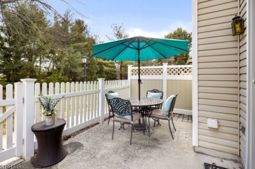 27 Academy Ct, Bedminster, NJ 07921-1821