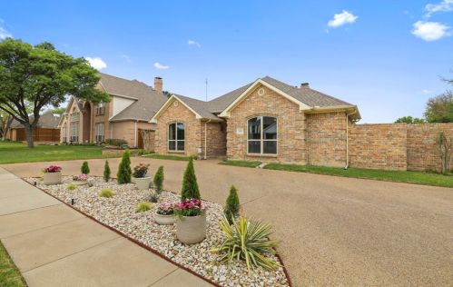 2221 Lorraine Dr, Carrollton, TX 75006-4323