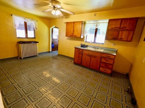 359 13 Ave, Whitaker PA  15120-1405 exterior