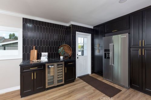 3841 Pacific Ave, Long Beach CA  90807-3227 exterior