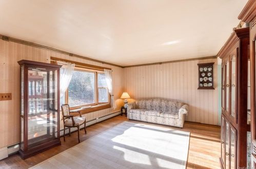 331 Forest Rd, Mahopac, NY 10541-1115
