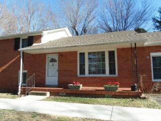 1580 Armistead Dr, Clarksville, TN 37042-3561