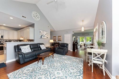 2102 Traverse Crk Dr, Milford OH  45150-5050 exterior