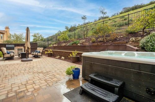 7031 Sitio Corazon, Carlsbad CA  92009-2038 exterior