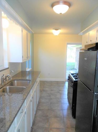 211 Pine Crest Dr, Conroe TX  77301-4037 exterior