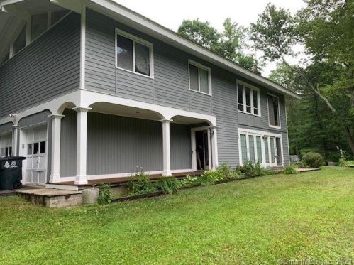 723 Hunting Ridge Rd, Stamford, CT 06903-2228