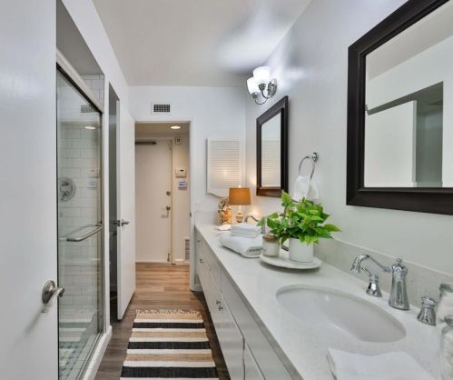 16670 Bernardo Oaks Dr, San Diego CA  92128-2837 exterior