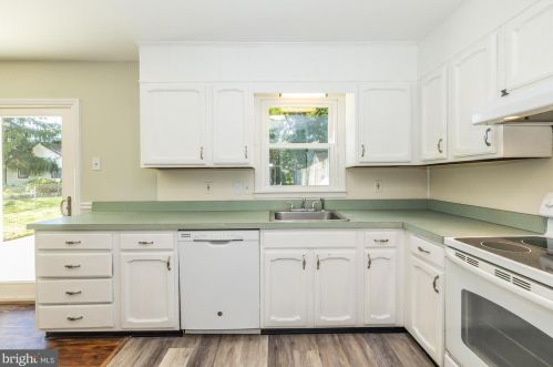 415 Jefferson Ave, Downingtown PA 19335-3025 exterior