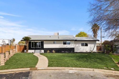 3213 Arnold St, Bakersfield, CA 93305-1616