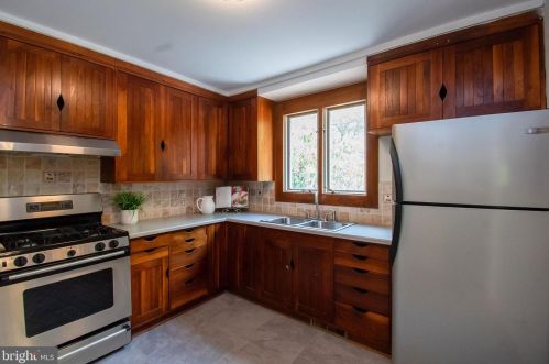 159 Windsor Ave, Southampton PA  18966-3333 exterior