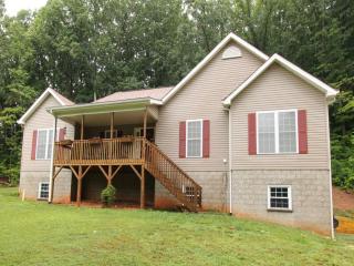 40 Swannanoa Heights Dr, Swannanoa, NC 28778-7304