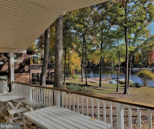 303 Hillside Dr, Locust Grove, VA 22508-5244