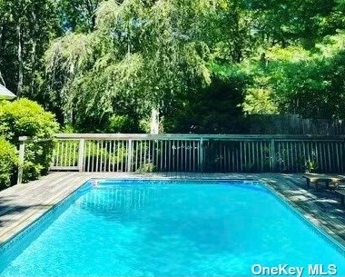 5 Skyes Neck Ct, East Quogue NY  11942-4436 exterior