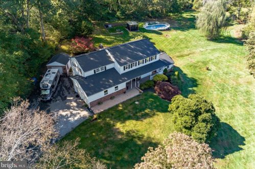 44 Cambridge Dr, Glen Mills, PA 19342-1545