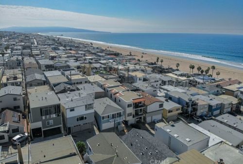 212 41st St, Manhattan Beach CA  90266-3141 exterior
