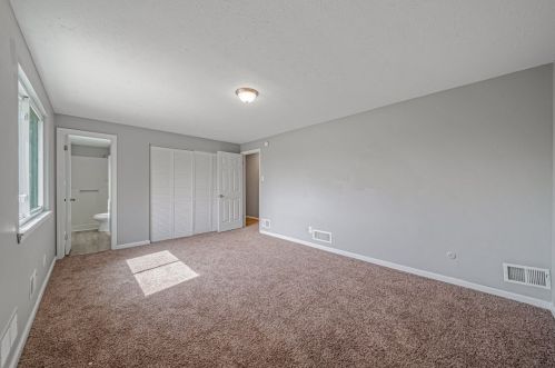 102 Redwood Cir, Latrobe PA  15650-2516 exterior