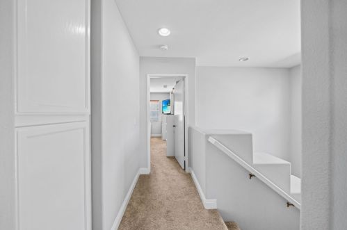 32924 Charmes Ct, Temecula CA  92592-9603 exterior
