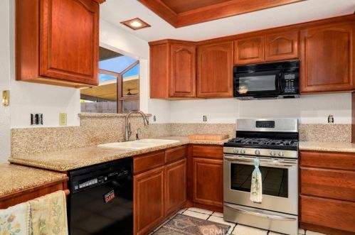 6736 Stonegate Dr, Chino CA  91710-6227 exterior