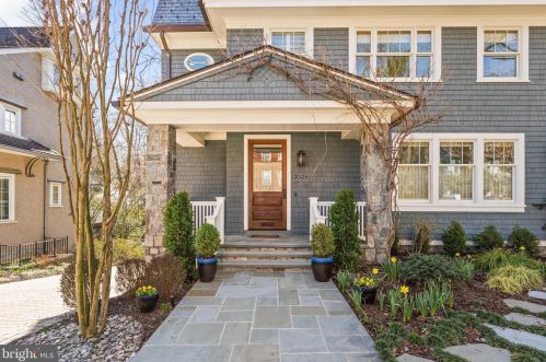 3038 Macomb St, Washington, DC 20008-3317