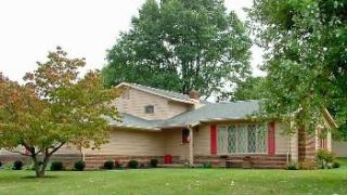 3303 Meadowwood St, Massillon, OH 44646-2943