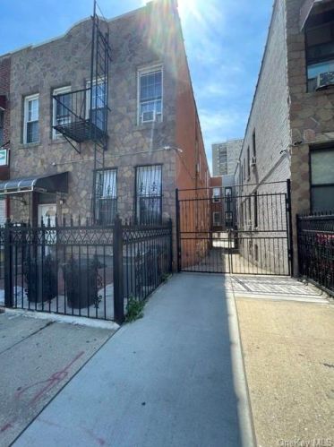 1205 Rosedale Ave, Bronx, NY 10472-4609