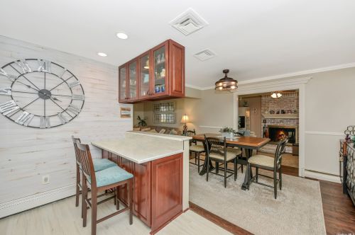 2308 Oakdale Ave, Seaford NY  11783-3141 exterior