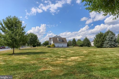14 Wheatland Cir, Lebanon, PA 17042-9417