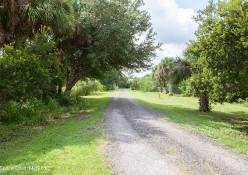 2865 Lionel Rd, Mims, FL 32754-5358