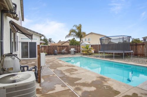 5812 Homewood Way, Riverbank CA  95367-9550 exterior