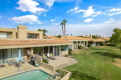 8 Oak Tree Dr, Rancho Mirage CA  92270-1612 exterior