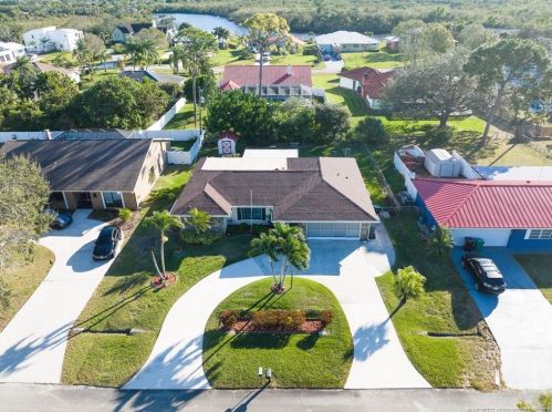 655 Forgal St, Fort Pierce, FL 34983-2733