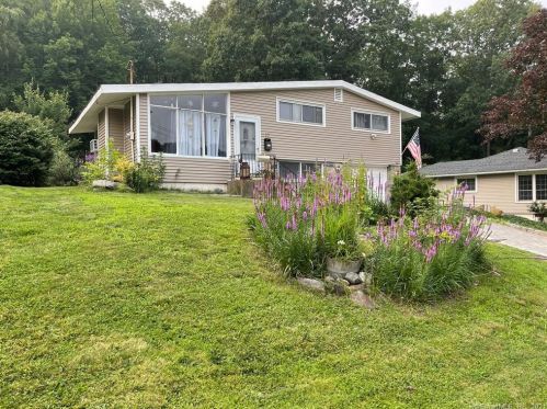 22 Devonwood Dr, Waterbury, CT 06708-2302