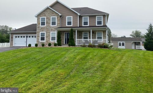 12976 Daybreak Ln, Upton, PA 17225-8408